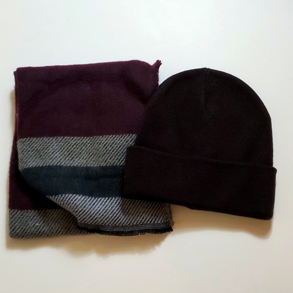 Express men maroon beanie hat and scarf set